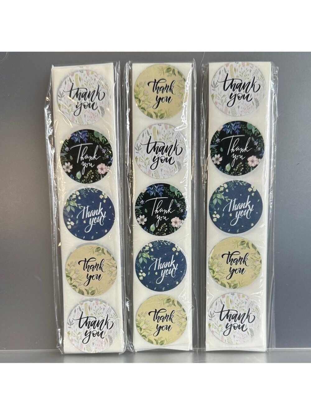 300 Count  1 Inch Floral Thank You Stickers Set
